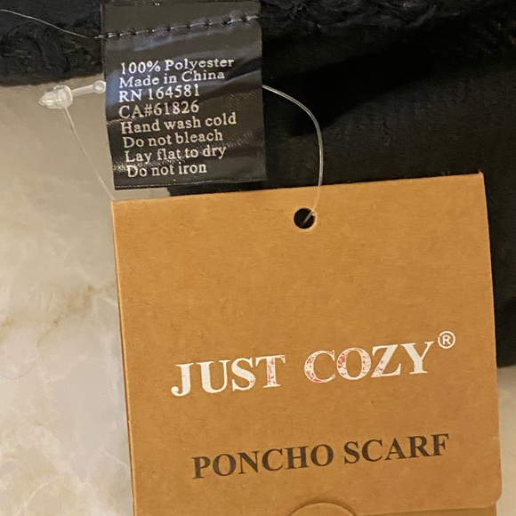 NWT Cozy poncho - Picture 5 of 7